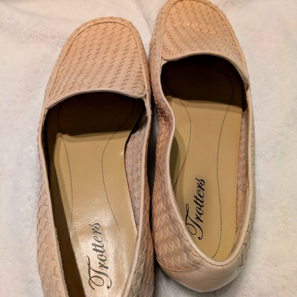 Trotters Leather Loafer Shoes 8.5w light beige - Picture 3 of 13